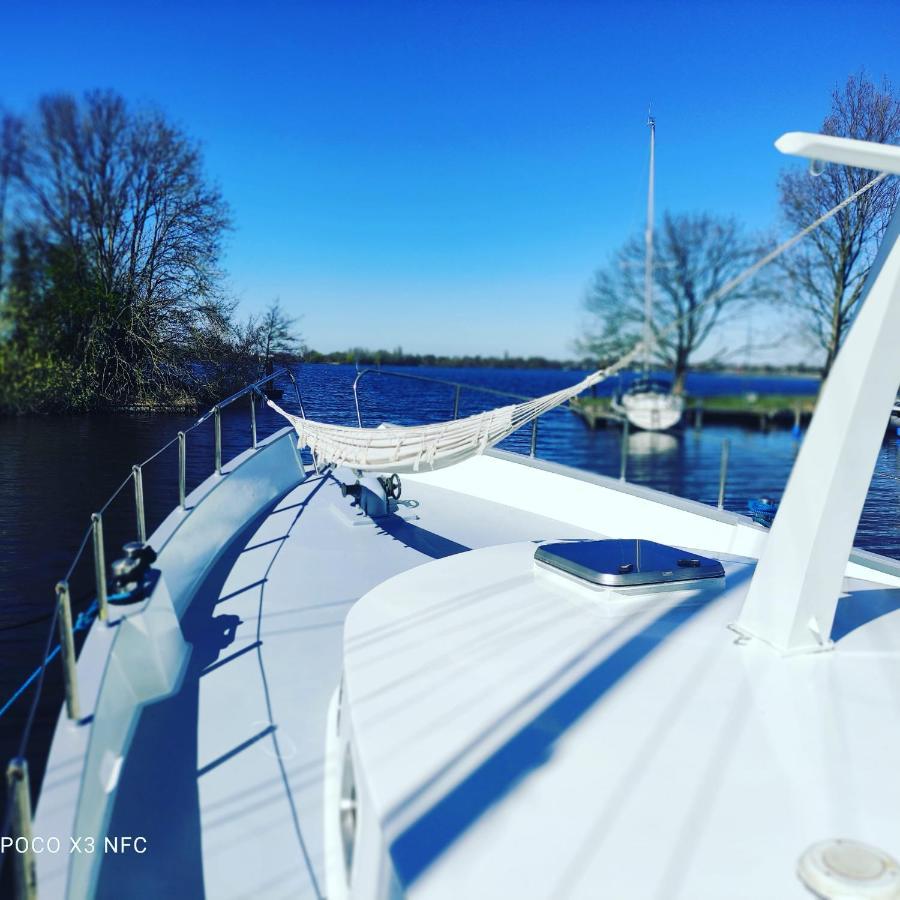 Boathouse At Unescco Fort And Magnificent Lake-View Roelofarendsveen Екстериор снимка